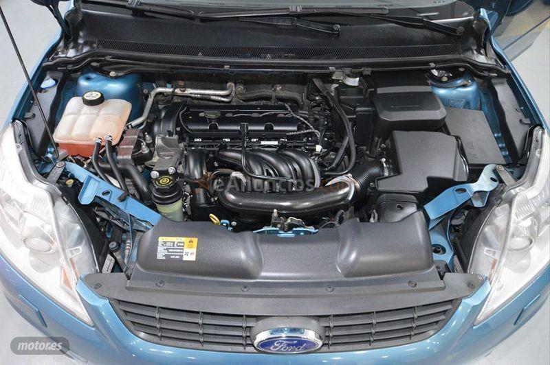 Ford Focus 1.6 CC Trend de 2010 con 179.000 Km por 6.500 EUR. en Barcelona