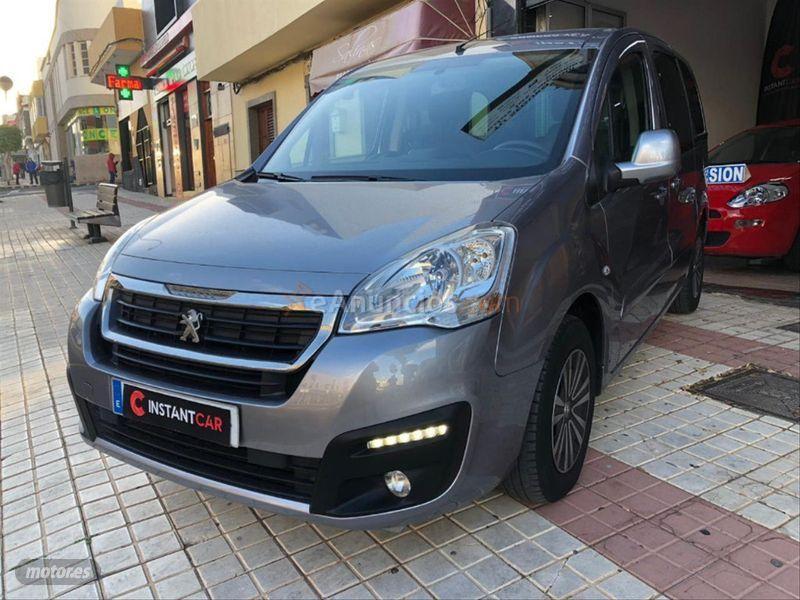 Peugeot Partner TEPEE Active 1.2 PureTech 110 de 2016 con 81.000 Km por 11.990 EUR. en Las Palmas