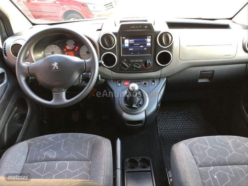 Peugeot Partner TEPEE Active 1.2 PureTech 110 de 2016 con 81.000 Km por 11.990 EUR. en Las Palmas