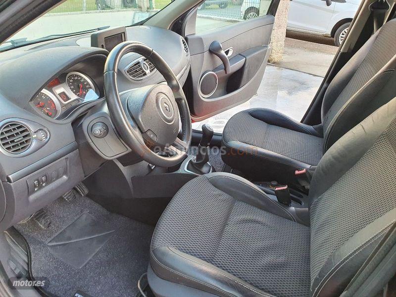 Renault Clio Grand Tour Tom Tom Edition TCE100 eco2 de 2009 con 166.000 Km por 5.700 EUR. en La Coruna