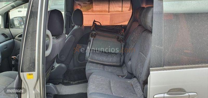 Toyota Previa 2.0 D4D LINEA TERRA 7 plazas de 2002 con 270.000 Km por 1.600 EUR. en Malaga