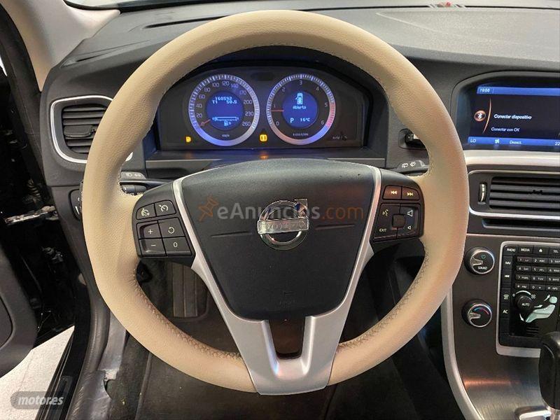 Volvo V 60 2.0 D3 Momentum Auto de 2011 con 160.000 Km por 10.900 EUR. en Madrid