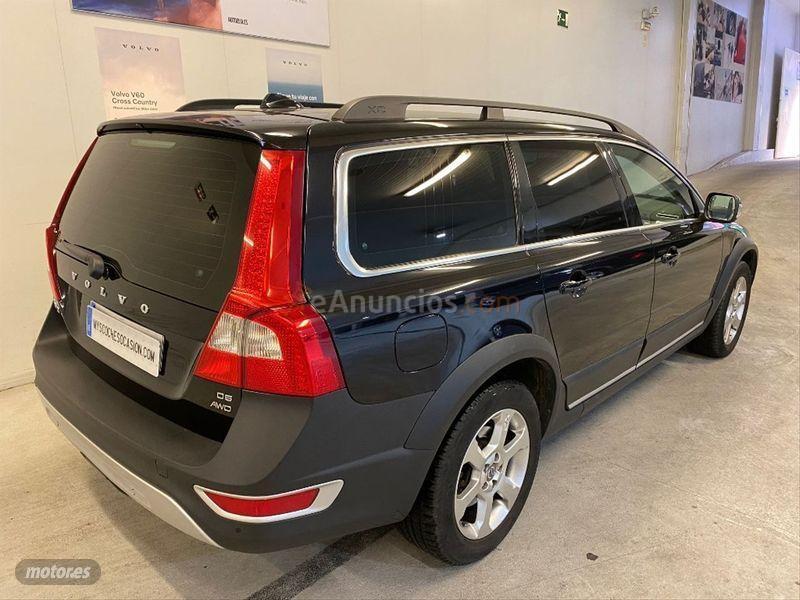 Volvo XC 70 D5 Summum de 2007 con 260.000 Km por 10.999 EUR. en Madrid