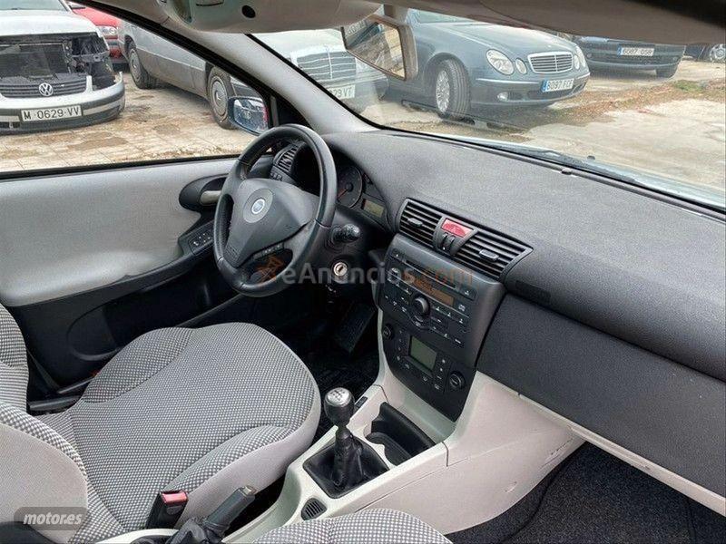 Fiat Stilo 1.9 JTD Dynamic Multi Wagon de 2004 con 251.420 Km por 2.500 EUR. en Madrid