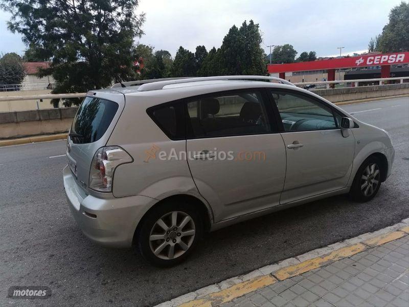 Toyota Corolla Verso 2.2 D4D 136cv Sol de 2007 con 198.000 Km por 3.200 EUR. en Barcelona