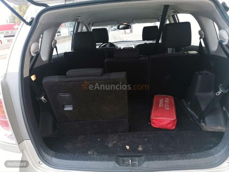 Toyota Corolla Verso 2.2 D4D 136cv Sol de 2007 con 198.000 Km por 3.200 EUR. en Barcelona