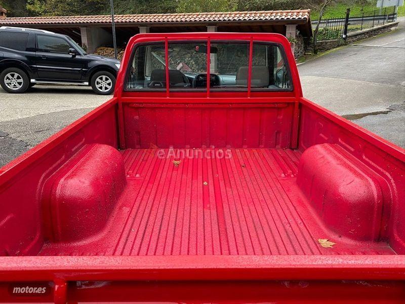 Nissan Pick up 4X4 Cabina Simple de 2005 con 197.000 Km por 9.900 EUR. en Navarra