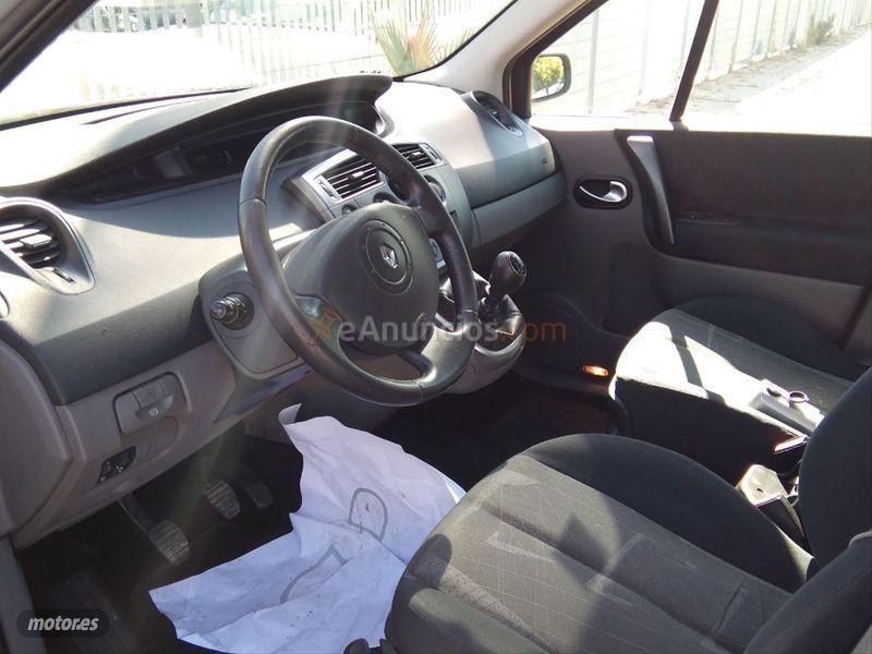 Renault Scenic CONFORT AUTHENTIQUE 1.9DCI de 2004 con 228.000 Km por 1.990 EUR. en Barcelona