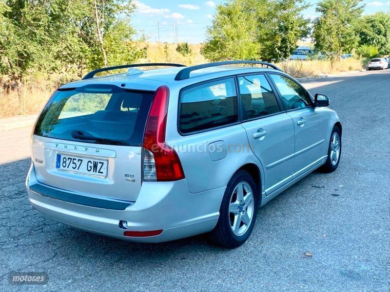 Volvo V 50 1.6D DRIVe Momentum de 2010 con 251.200 Km por 5.900 EUR. en Madrid
