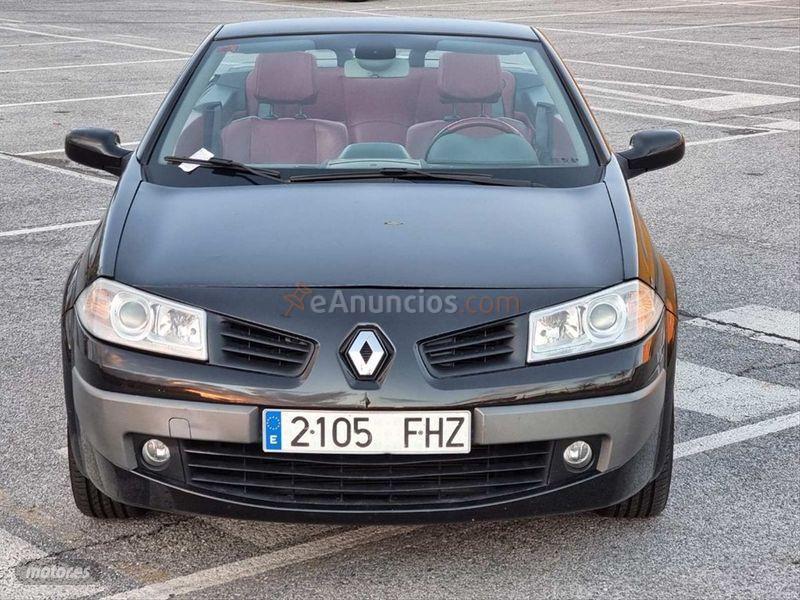 Renault Megane Coupecabrio Dynamique 1.6 16v de 2007 con 79.500 Km por 4.000 EUR. en Granada