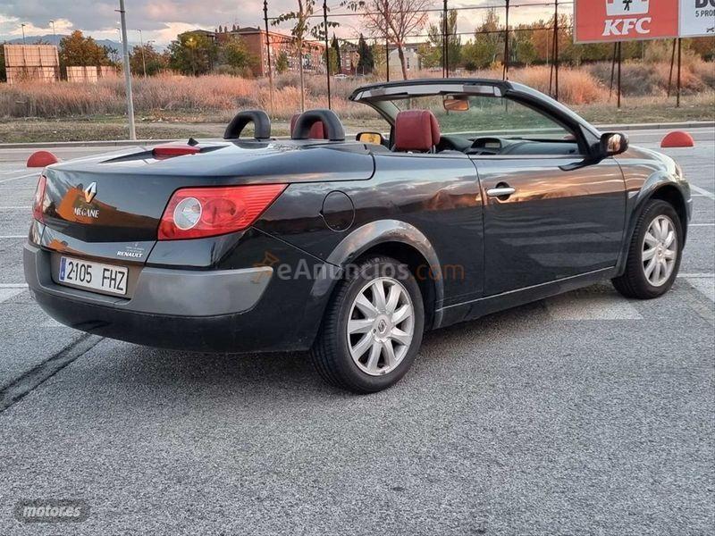 Renault Megane Coupecabrio Dynamique 1.6 16v de 2007 con 79.500 Km por 4.000 EUR. en Granada