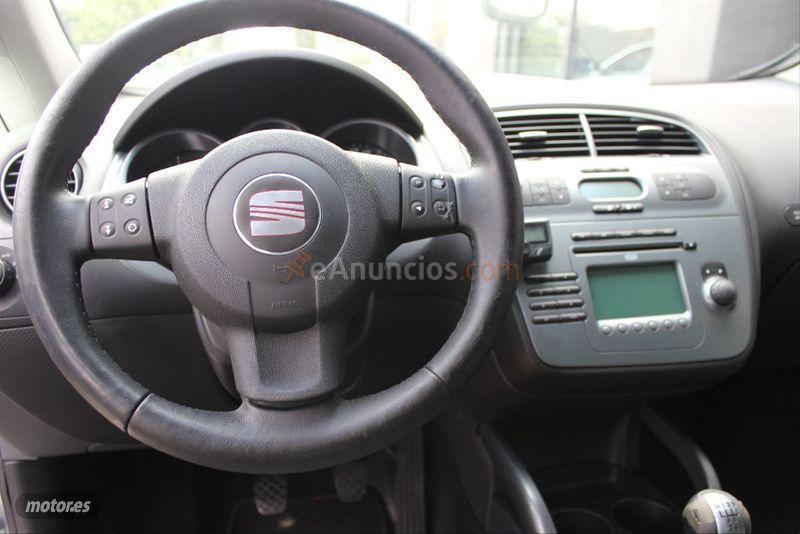 Seat Altea XL 1.6 102cv Stylance de 2007 con 84.000 Km por 5.995 EUR. en Zaragoza