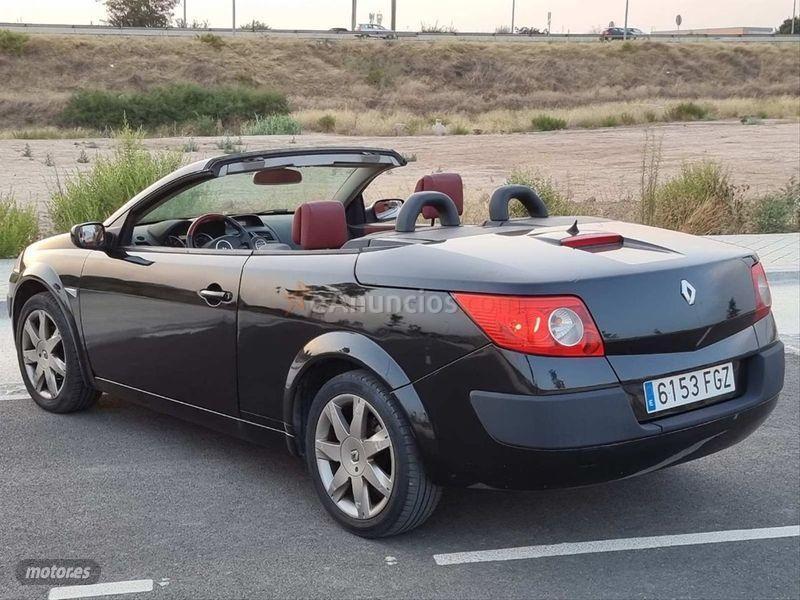Renault Megane Coupecabrio Dynamique 2.0dCi de 2006 con 151.000 Km por 2.900 EUR. en Granada