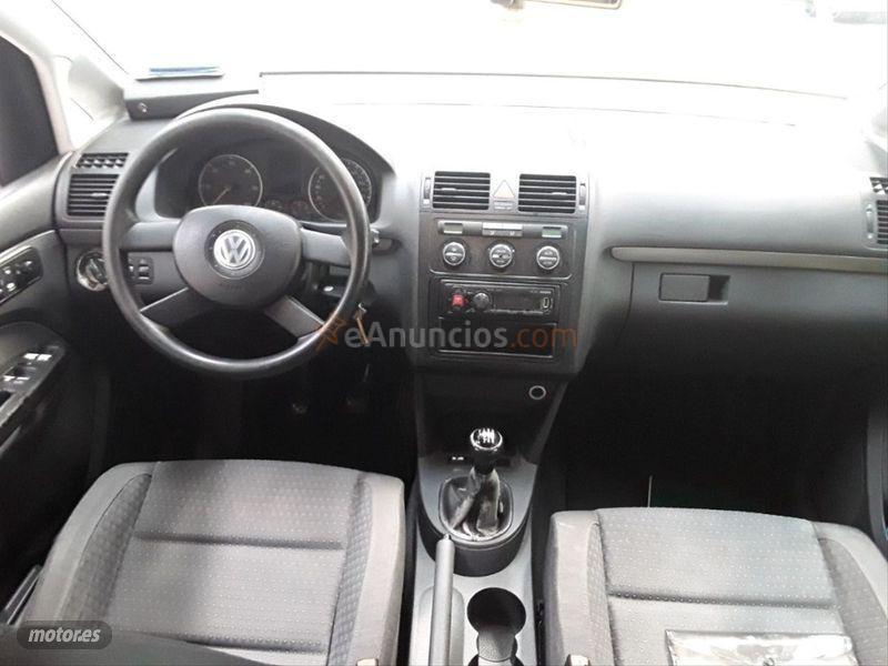 Volkswagen Touran 2.0 TDI ADVANCE de 2005 con 285.000 Km por 4.100 EUR. en Badajoz