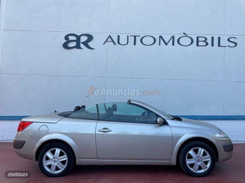 Renault Megane COUPECABR. CONFORT DYNAMIQUE 1.6 16v de 2005 con 190.000 Km por 3.850 EUR. en Barcelona