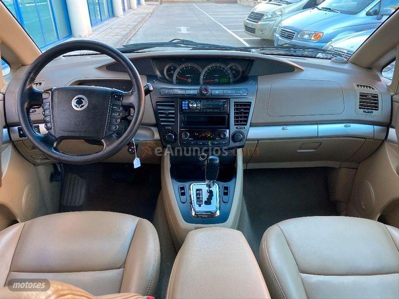 Ssangyong Rodius 270Xdi Limited AWD de 2008 con 259.000 Km por 6.800 EUR. en Madrid