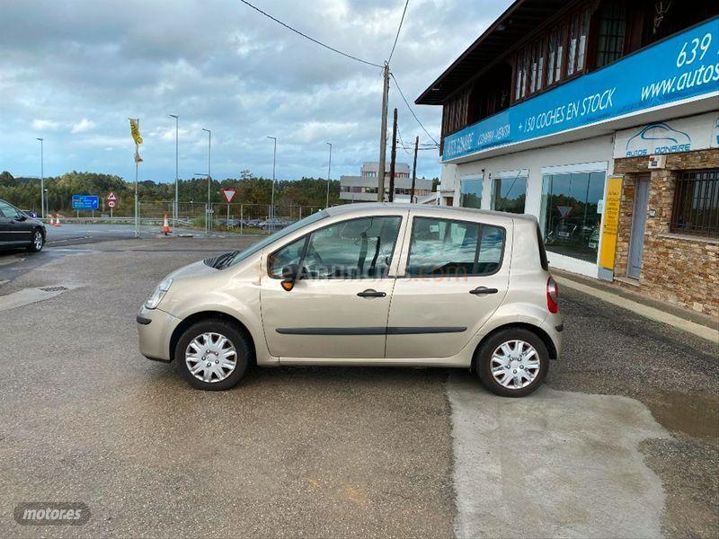 Renault Modus Dynamique 1.5dCi85 de 2007 con 200.000 Km por 3.990 EUR. en La Coruna