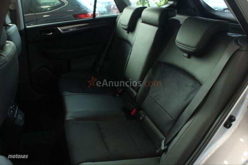Subaru Outback 2.5i Executive Silver Edition CVT AWD de 2021 con 10 Km por 35.500 EUR. en Cadiz