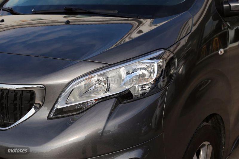 Peugeot Traveller Business 2.0 BlueHDi 128KW EAT6 Standard de 2018 con 60.000 Km por 32.900 EUR. en Barcelona
