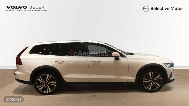 Volvo V 60 2.0 D4 AUTO PRO de 2019 con 21.500 Km por 41.900 EUR. en Cantabria