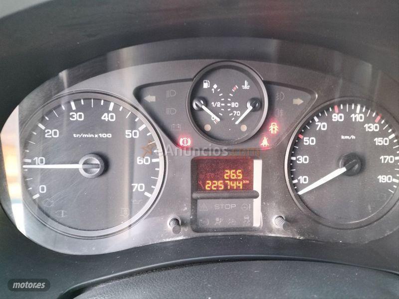 Peugeot Partner Tepee Confort 1.6 HDi 90cv de 2011 con 225.700 Km por 5.500 EUR. en Murcia