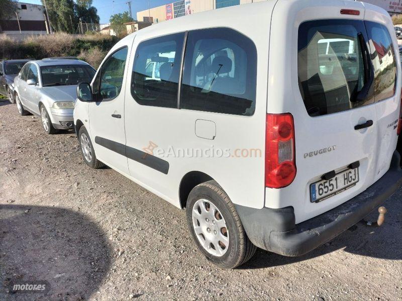 Peugeot Partner Tepee Confort 1.6 HDi 90cv de 2011 con 225.700 Km por 5.500 EUR. en Murcia