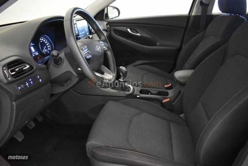 Hyundai i30 1.0 TGDI Klass 48V 120 de 2021 con 15 Km por 21.790 EUR. en Sevilla