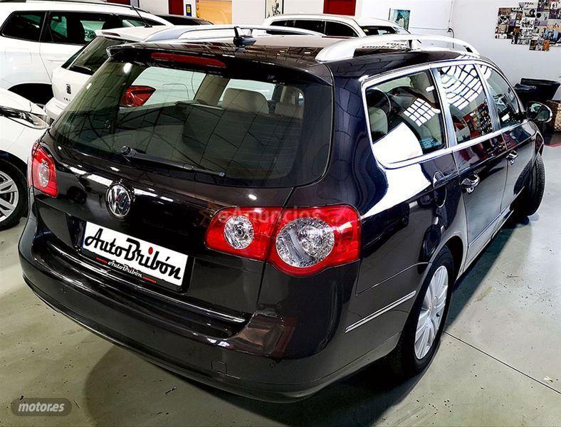 Volkswagen Passat Variant 2.0 TDI 140cv Highline de 2008 con 129.000 Km por 8.490 EUR. en Barcelona