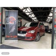 Volkswagen Touran 2.0 TDI 140cv DSG Traveller de 2008 con 123.000 Km por 9.900 EUR. en Barcelona
