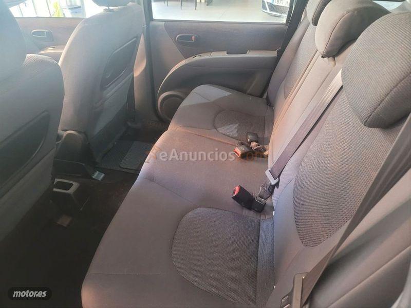 Hyundai Matrix 1.6 GLS AA de 2007 con 110.000 Km por 3.780 EUR. en Tenerife