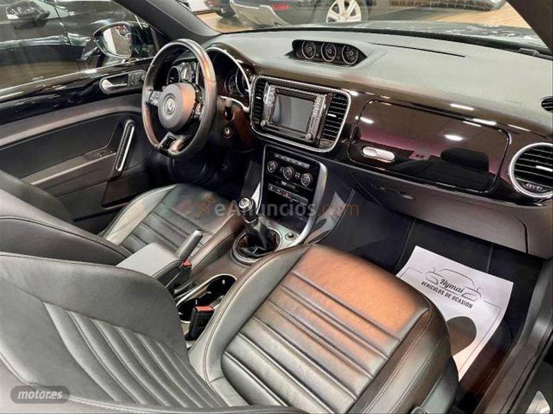 Volkswagen Beetle Cabrio Design 2.0 TDI 110CV BMT de 2016 con 121.000 Km por 20.995 EUR. en Cordoba