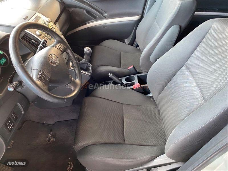 Toyota Corolla Verso 2.2 D4D 136cv Sol de 2006 con 180.000 Km por 5.700 EUR. en Murcia