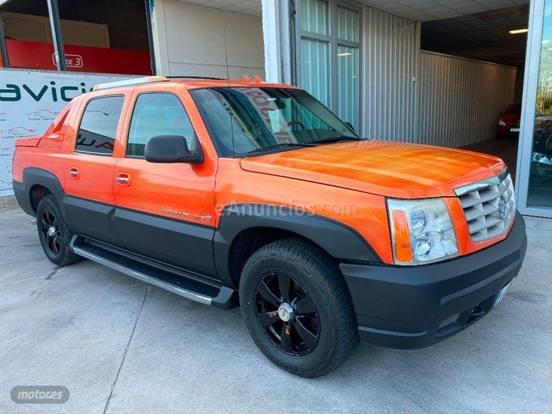 Cadillac Escalade  de 2002 con 150.000 Km por 15.900 EUR. en Madrid