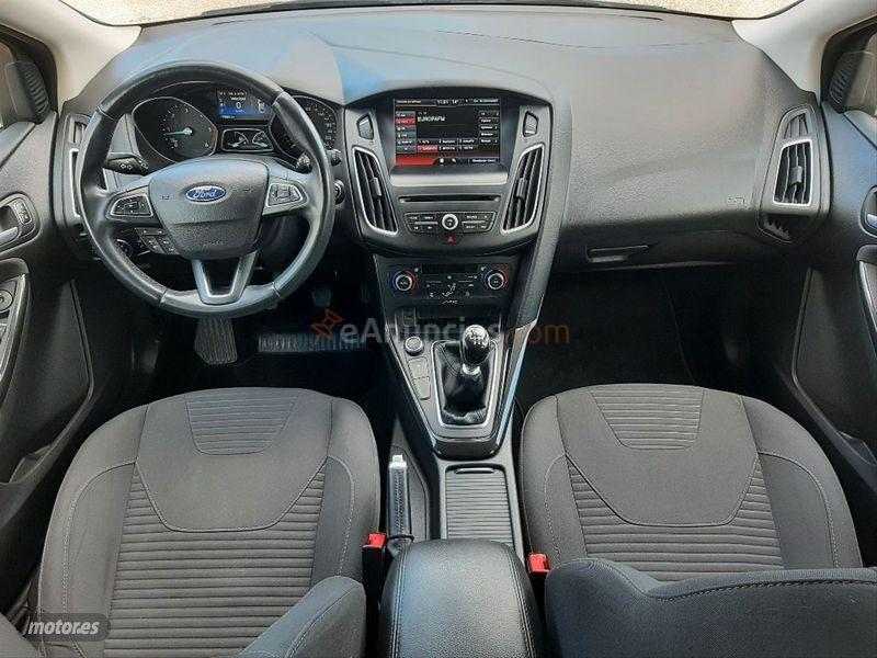 Ford Focus 1.5 TDCi 120cv Titanium Sportbreak de 2015 con 128.000 Km por 10.500 EUR. en Valencia