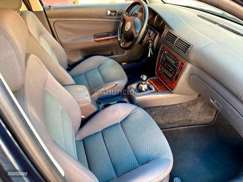 Volkswagen Passat Variant 1.9 TDi Highline 130CV de 2004 con 365.000 Km por 1.500 EUR. en Madrid