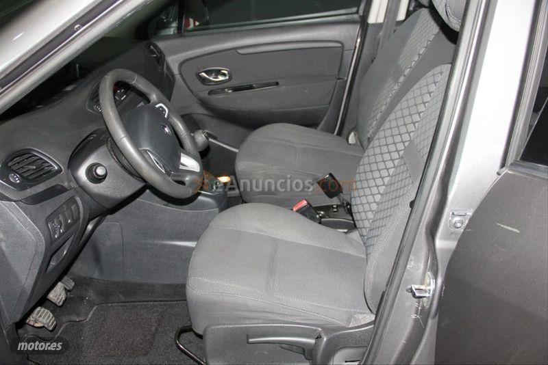 Renault Scenic Dynamique dCi 110 de 2011 con 119.000 Km por 7.990 EUR. en Salamanca