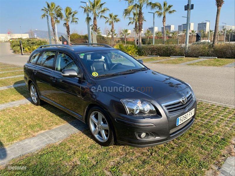 Toyota Avensis 2.0 D4D Sol Wagon de 2007 con 300.000 Km por 3.490 EUR. en Barcelona