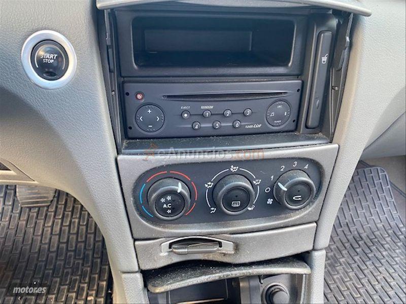 Renault Laguna GRAND TOUR DYNAMIQUE 1.9DCI 120CV de 2003 con 225.000 Km por 2.900 EUR. en La Coruna