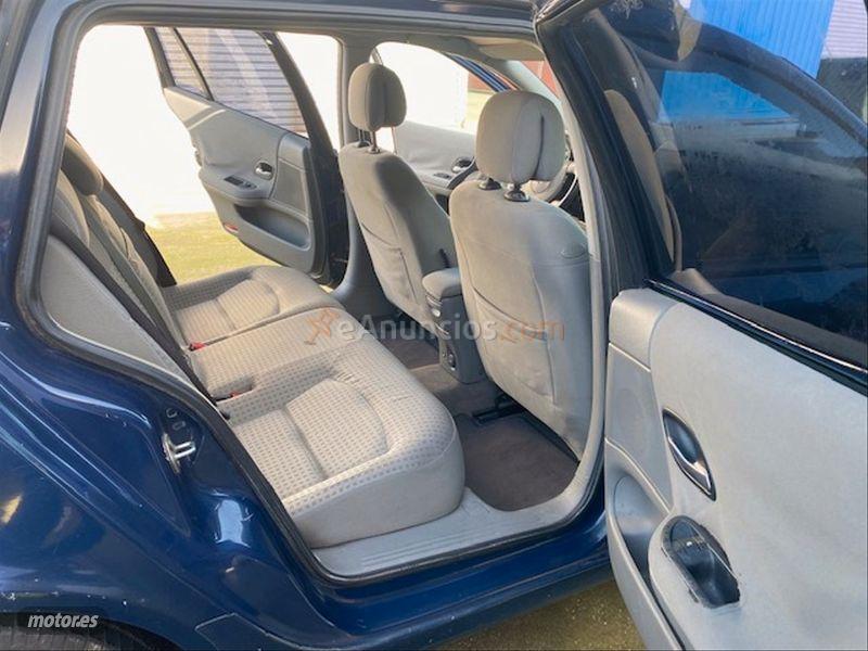 Renault Laguna GRAND TOUR DYNAMIQUE 1.9DCI 120CV de 2003 con 225.000 Km por 2.900 EUR. en La Coruna