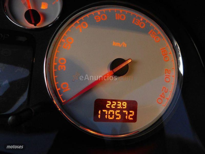 Peugeot 307 CC 1.6 16v de 2006 con 170.000 Km por 4.190 EUR. en Valencia
