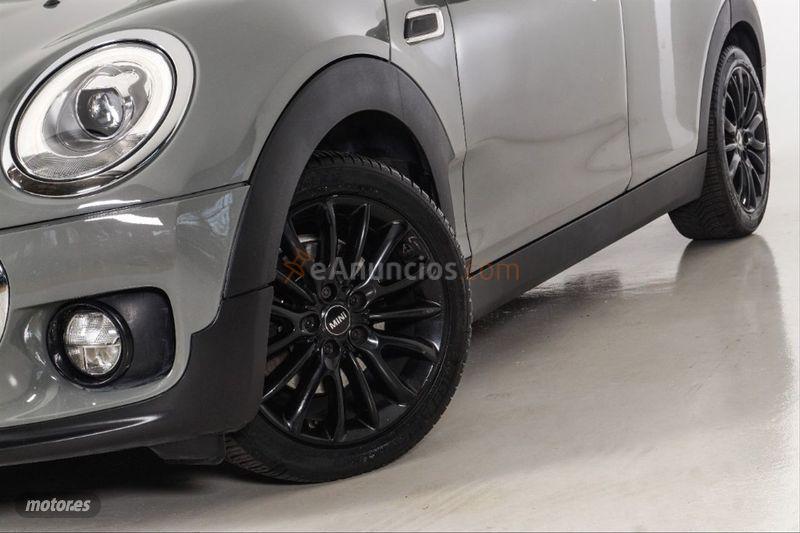Mini Clubman COOPER D automatico de 2015 con 114.700 Km por 18.900 EUR. en Barcelona