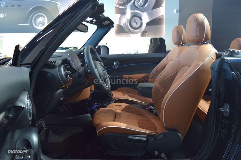 Mini Cooper John Cooper Works Cabrio de 2021 con 4.200 Km por 48.900 EUR. en Barcelona