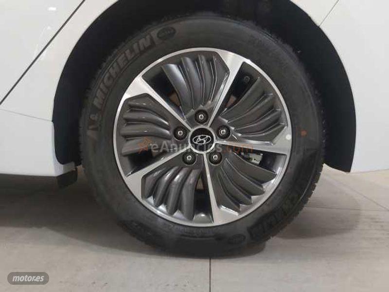 Hyundai Ioniq IONIQ FL PHEV 5P GDI 1.6 141CV DT TECNO de 2021 con 9.843 Km por 27.500 EUR. en Huelva