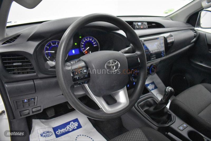 Toyota Hilux 2.4 D4D Cabina Doble GX de 2018 con 119.000 Km por 24.500 EUR. en Ciudad Real