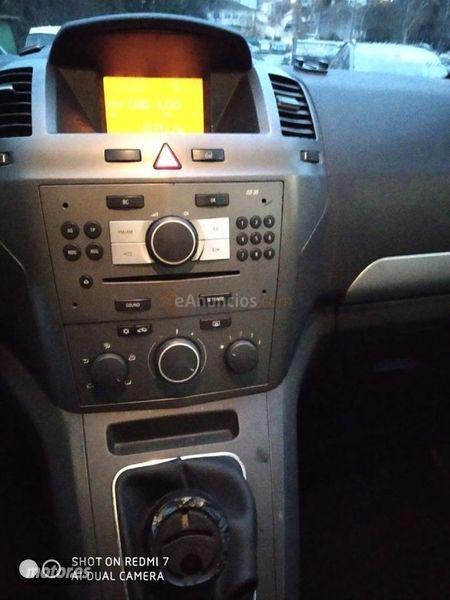 Opel Zafira Cosmo 1.9 CDTi 16v de 2006 con 320.000 Km por 2.499 EUR. en La Coruna