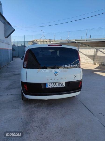 Renault Espace Initiale dCi 150 de 2010 con 200.000 Km por 3.500 EUR. en Madrid